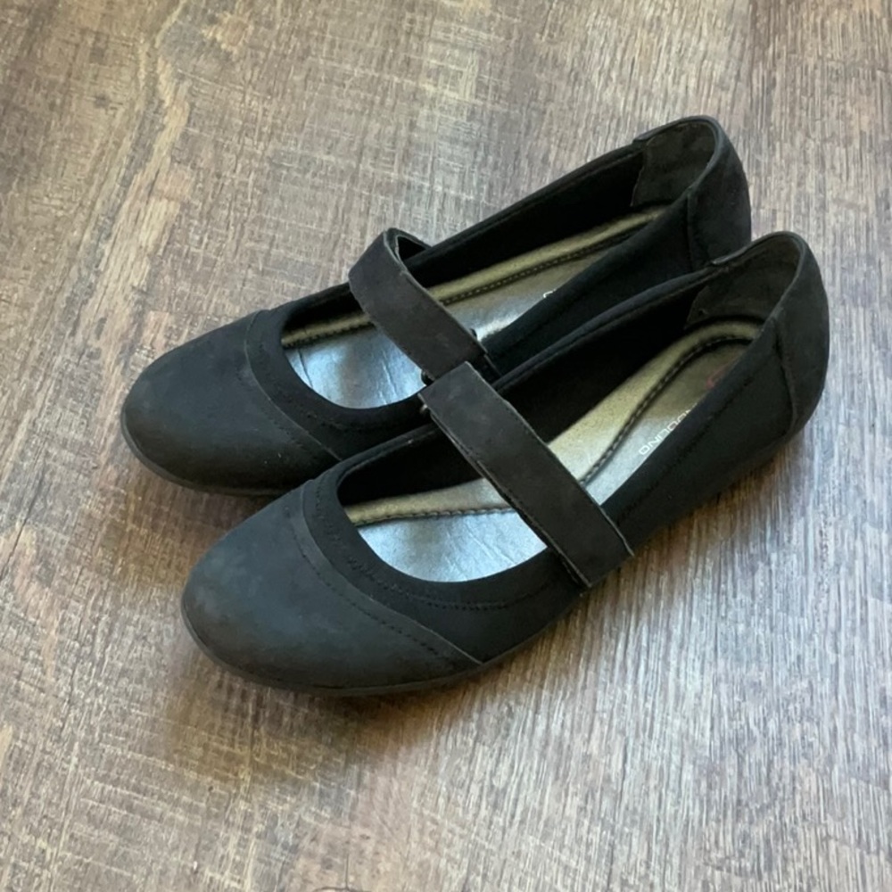 Bandolino Mary Jane Flat - Picture 2 of 11